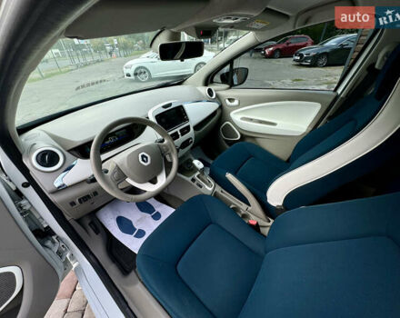 Білий Рено Зое, об'ємом двигуна 0 л та пробігом 110 тис. км за 6200 $, фото 16 на Automoto.ua