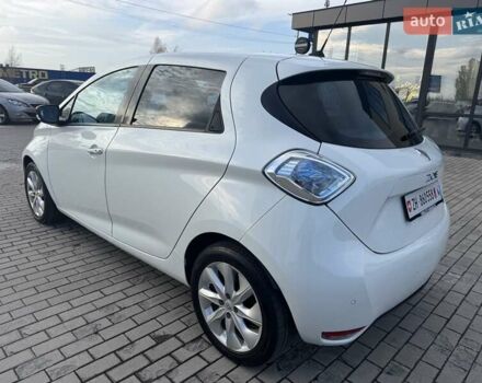 Белый Рено Зое, объемом двигателя 0 л и пробегом 167 тыс. км за 6599 $, фото 6 на Automoto.ua