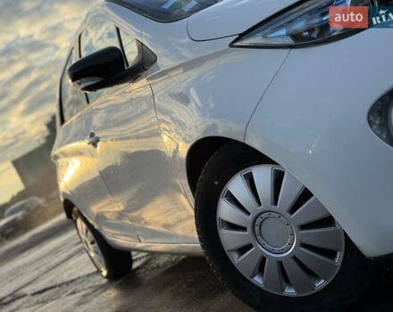 Білий Рено Зое, об'ємом двигуна 0 л та пробігом 77 тис. км за 5750 $, фото 9 на Automoto.ua