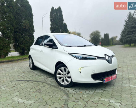 Белый Рено Зое, объемом двигателя 0 л и пробегом 103 тыс. км за 6799 $, фото 2 на Automoto.ua