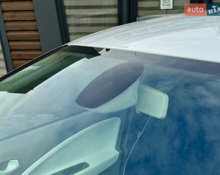 Білий Рено Зое, об'ємом двигуна 0 л та пробігом 110 тис. км за 6200 $, фото 13 на Automoto.ua