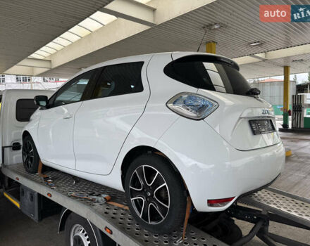 Белый Рено Зое, объемом двигателя 0 л и пробегом 80 тыс. км за 4399 $, фото 3 на Automoto.ua