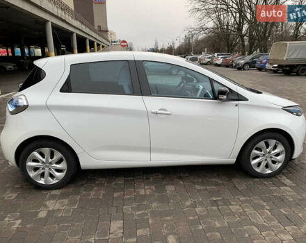 Белый Рено Зое, объемом двигателя 0 л и пробегом 64 тыс. км за 7600 $, фото 6 на Automoto.ua