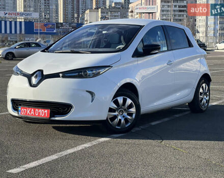 Білий Рено Зое, об'ємом двигуна 0 л та пробігом 115 тис. км за 6550 $, фото 7 на Automoto.ua