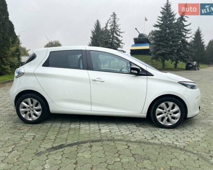 Белый Рено Зое, объемом двигателя 0 л и пробегом 103 тыс. км за 6799 $, фото 17 на Automoto.ua