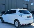 Белый Рено Зое, объемом двигателя 0 л и пробегом 56 тыс. км за 6440 $, фото 6 на Automoto.ua
