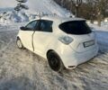 Белый Рено Зое, объемом двигателя 0 л и пробегом 128 тыс. км за 5800 $, фото 4 на Automoto.ua