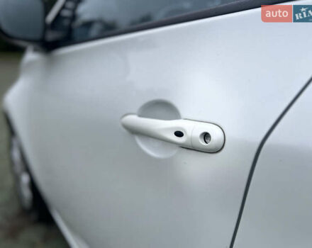 Белый Рено Зое, объемом двигателя 0 л и пробегом 103 тыс. км за 6799 $, фото 42 на Automoto.ua