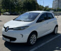 Белый Рено Зое, объемом двигателя 0 л и пробегом 140 тыс. км за 7700 $, фото 11 на Automoto.ua