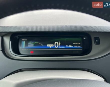Белый Рено Зое, объемом двигателя 0 л и пробегом 137 тыс. км за 6350 $, фото 22 на Automoto.ua