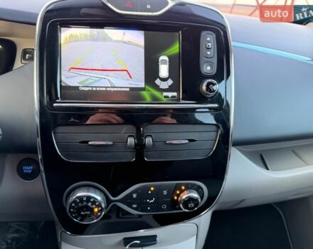 Белый Рено Зое, объемом двигателя 0 л и пробегом 137 тыс. км за 5500 $, фото 30 на Automoto.ua