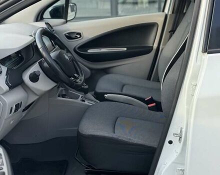 Белый Рено Зое, объемом двигателя 0 л и пробегом 167 тыс. км за 6599 $, фото 18 на Automoto.ua