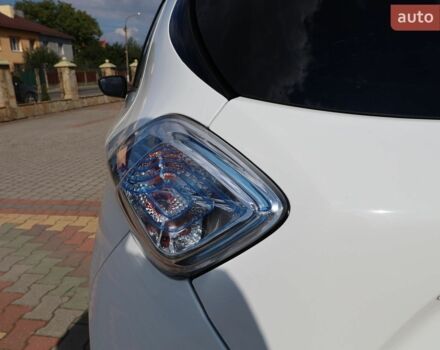 Білий Рено Зое, об'ємом двигуна 0 л та пробігом 125 тис. км за 6888 $, фото 21 на Automoto.ua
