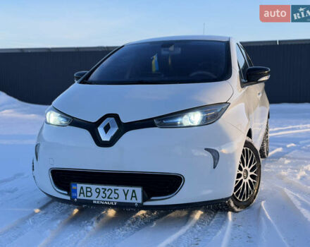 Белый Рено Зое, объемом двигателя 0 л и пробегом 168 тыс. км за 5500 $, фото 3 на Automoto.ua