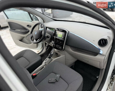 Білий Рено Зое, об'ємом двигуна 0 л та пробігом 109 тис. км за 5950 $, фото 11 на Automoto.ua