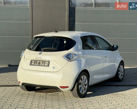 Белый Рено Зое, объемом двигателя 0 л и пробегом 138 тыс. км за 6500 $, фото 3 на Automoto.ua