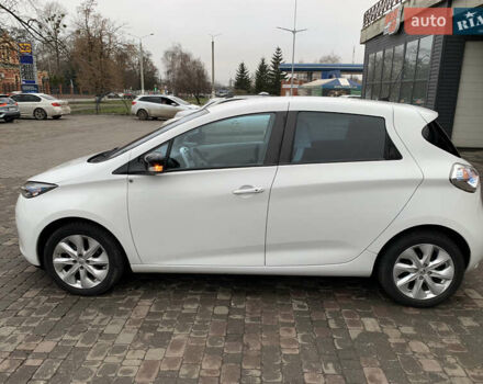 Белый Рено Зое, объемом двигателя 0 л и пробегом 64 тыс. км за 7600 $, фото 12 на Automoto.ua