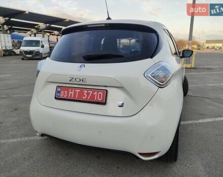 Белый Рено Зое, объемом двигателя 0 л и пробегом 79 тыс. км за 6300 $, фото 11 на Automoto.ua