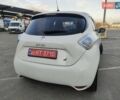 Белый Рено Зое, объемом двигателя 0 л и пробегом 79 тыс. км за 6300 $, фото 11 на Automoto.ua