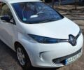 Белый Рено Зое, объемом двигателя 0 л и пробегом 112 тыс. км за 6500 $, фото 1 на Automoto.ua