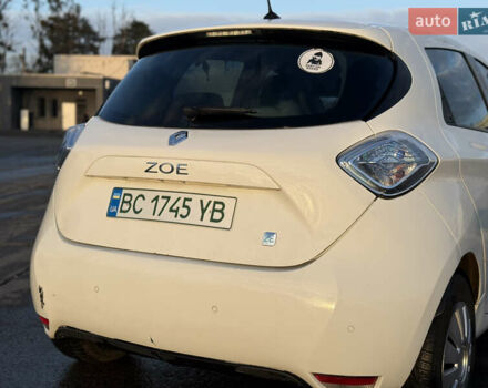Білий Рено Зое, об'ємом двигуна 0 л та пробігом 77 тис. км за 5750 $, фото 15 на Automoto.ua