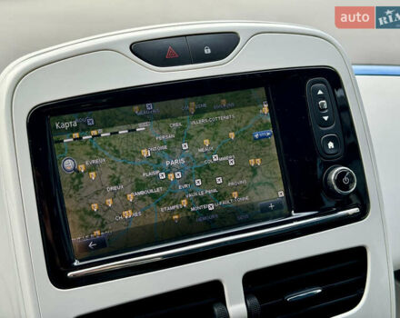 Білий Рено Зое, об'ємом двигуна 0 л та пробігом 110 тис. км за 6200 $, фото 26 на Automoto.ua