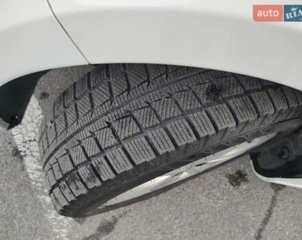 Белый Рено Зое, объемом двигателя 0 л и пробегом 79 тыс. км за 6300 $, фото 24 на Automoto.ua