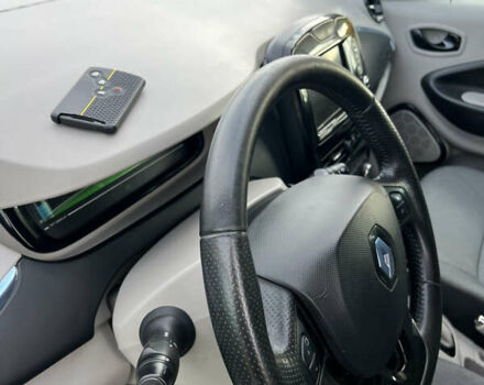 Рено Зое 2014 в Луцке на Automoto.ua Белый Рено Зое, объемом двигателя 0 л и пробегом 87 тыс. км за 6700 $, фото 15 на Automoto.ua