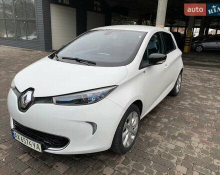 Белый Рено Зое, объемом двигателя 0 л и пробегом 64 тыс. км за 7600 $, фото 5 на Automoto.ua
