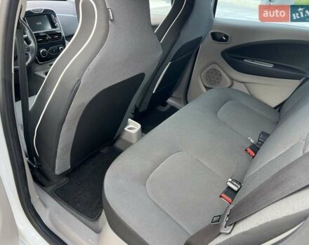Белый Рено Зое, объемом двигателя 0 л и пробегом 137 тыс. км за 6350 $, фото 14 на Automoto.ua