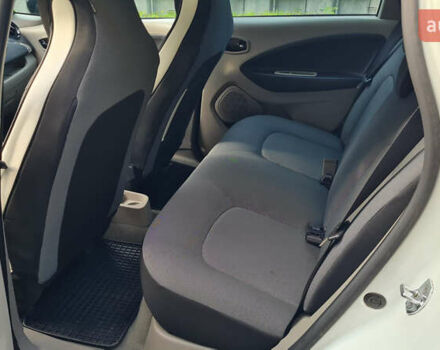 Білий Рено Зое, об'ємом двигуна 0 л та пробігом 53 тис. км за 7878 $, фото 18 на Automoto.ua