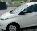 Белый Рено Зое, объемом двигателя 0 л и пробегом 137 тыс. км за 6000 $, фото 13 на Automoto.ua