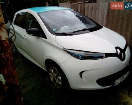 Белый Рено Зое, объемом двигателя 0 л и пробегом 114 тыс. км за 6200 $, фото 1 на Automoto.ua