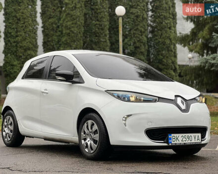 Белый Рено Зое, объемом двигателя 0 л и пробегом 82 тыс. км за 6900 $, фото 7 на Automoto.ua