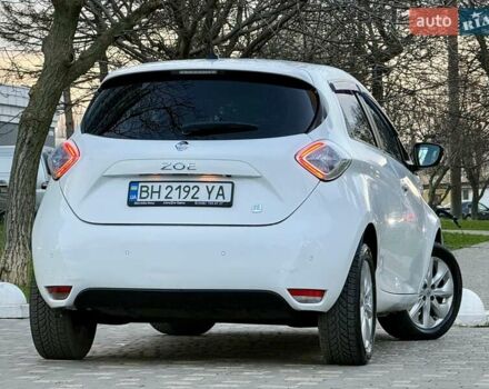 Белый Рено Зое, объемом двигателя 0 л и пробегом 147 тыс. км за 5999 $, фото 17 на Automoto.ua