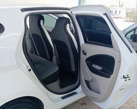 Білий Рено Зое, об'ємом двигуна 0 л та пробігом 143 тис. км за 6700 $, фото 9 на Automoto.ua