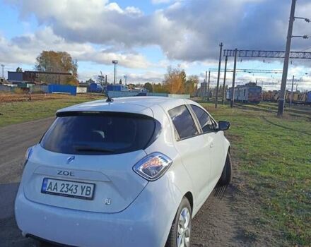 Белый Рено Зое, объемом двигателя 0 л и пробегом 150 тыс. км за 6400 $, фото 4 на Automoto.ua