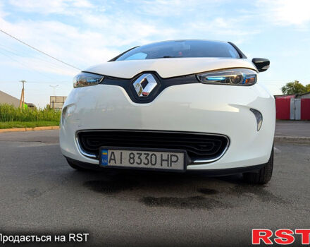 Білий Рено Зое, об'ємом двигуна 0 л та пробігом 59 тис. км за 7999 $, фото 5 на Automoto.ua