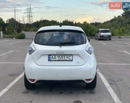 Рено Зое 2015 в Киеве на Automoto.ua Белый Рено Зое, объемом двигателя 0 л и пробегом 100 тыс. км за 8300 $, фото 5 на Automoto.ua