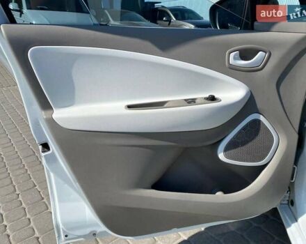 Білий Рено Зое, об'ємом двигуна 0 л та пробігом 91 тис. км за 6940 $, фото 14 на Automoto.ua