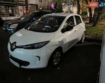 Белый Рено Зое, объемом двигателя 0 л и пробегом 150 тыс. км за 6400 $, фото 1 на Automoto.ua