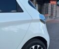 Белый Рено Зое, объемом двигателя 0 л и пробегом 111 тыс. км за 6500 $, фото 29 на Automoto.ua