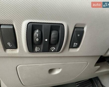 Белый Рено Зое, объемом двигателя 0 л и пробегом 132 тыс. км за 5950 $, фото 29 на Automoto.ua