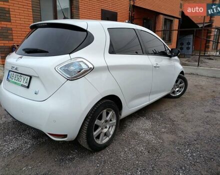 Белый Рено Зое, объемом двигателя 0 л и пробегом 240 тыс. км за 5999 $, фото 14 на Automoto.ua