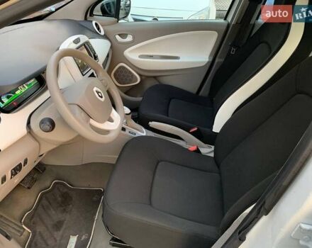 Білий Рено Зое, об'ємом двигуна 0 л та пробігом 90 тис. км за 6499 $, фото 18 на Automoto.ua