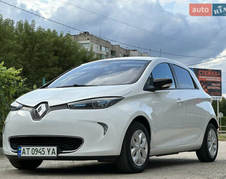 Белый Рено Зое, объемом двигателя 0 л и пробегом 92 тыс. км за 7200 $, фото 4 на Automoto.ua