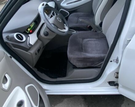 Белый Рено Зое, объемом двигателя 0 л и пробегом 159 тыс. км за 7550 $, фото 6 на Automoto.ua
