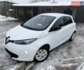 Белый Рено Зое, объемом двигателя 0 л и пробегом 105 тыс. км за 6500 $, фото 1 на Automoto.ua