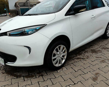 Белый Рено Зое, объемом двигателя 0 л и пробегом 98 тыс. км за 6200 $, фото 1 на Automoto.ua