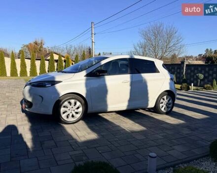 Белый Рено Зое, объемом двигателя 0 л и пробегом 106 тыс. км за 6250 $, фото 5 на Automoto.ua